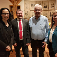 v.Li: stellv. Landrätin Karolina Forster, Landratskanidat Tino Bayer,OV Vorsitzender Kurt Giehl, MdL Nicole Bäumler